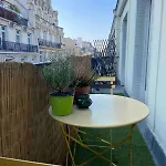 La Belle Vie A - With Balcony