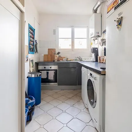 La Belle Vie A - With Balcony 아파트