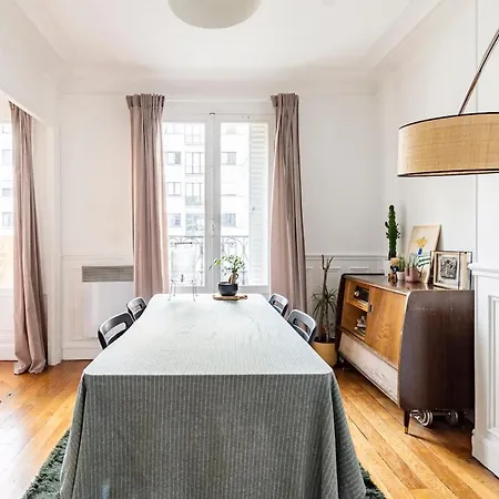 La Belle Vie A - With Balcony