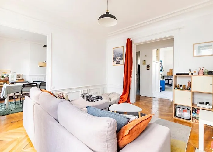 La Belle Vie A - With Balcony 아파트