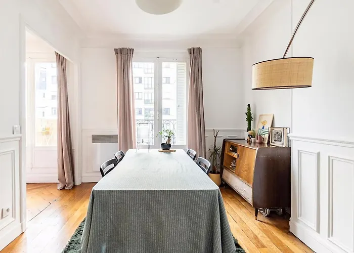 La Belle Vie A - With Balcony