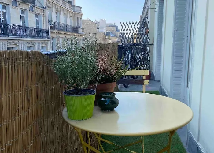 La Belle Vie A - With Balcony